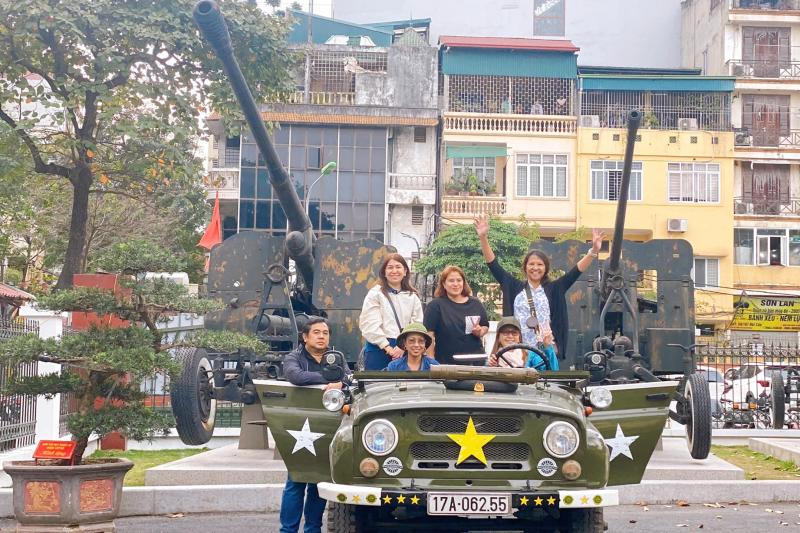 full-day-hanoi-city-and-countryside-on-vintage-mot-4