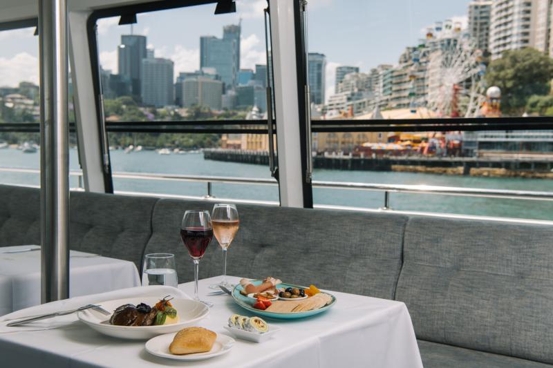 sydney-harbor-all-inclusive-lunch-cruise-3