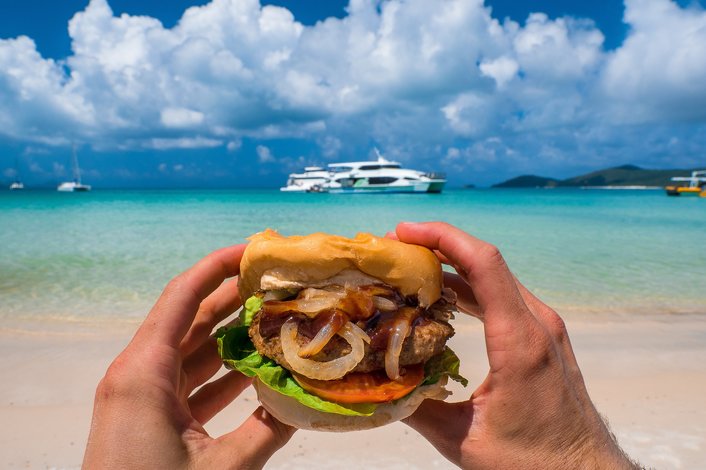 whitehaven-beach-and-hill-inlet-chill-and-grill-2