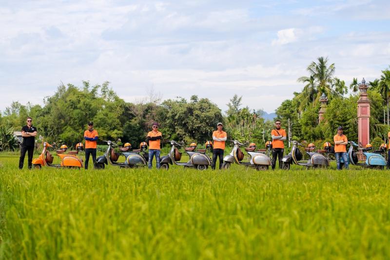 hanoi-countryside-by-vespa-small-group-tour-1