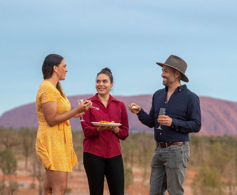 uluru-sunset-with-bbq-dinner-under-star-3