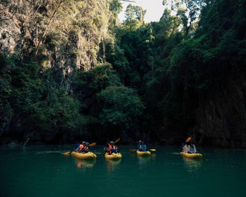 day-trip-hong-by-starlight-small-group-tour-3