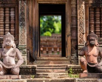 Banteay Srei and Backcountry Small Group Tour