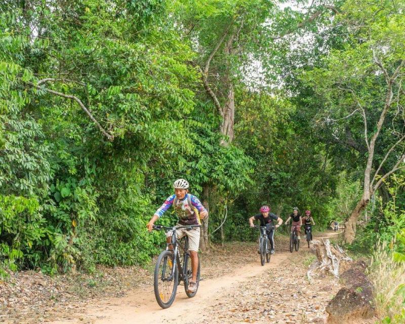 bike-the-angkor-sunrise-the-family-tour-4