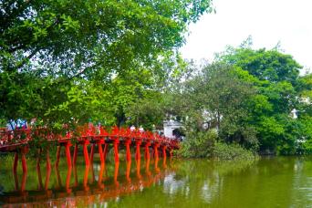 Discover Hidden Hanoi by Walking in Old Quarter - 