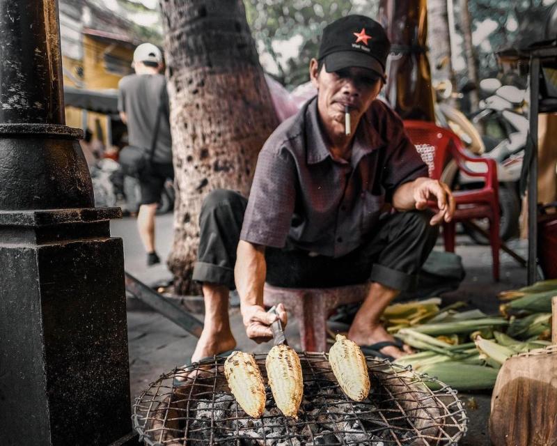 local-street-eats-by-vespa-small-group-tour-3