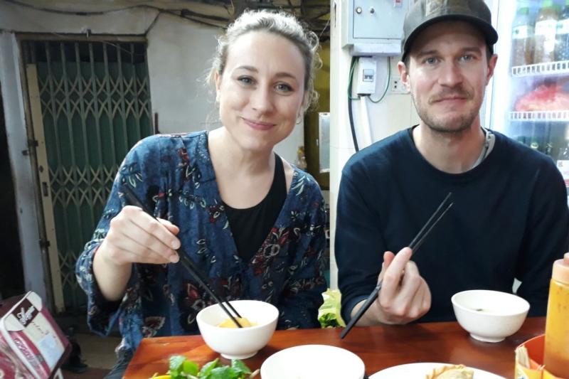 hanoi-street-food-walking-tour-for-breakfast-sma-2