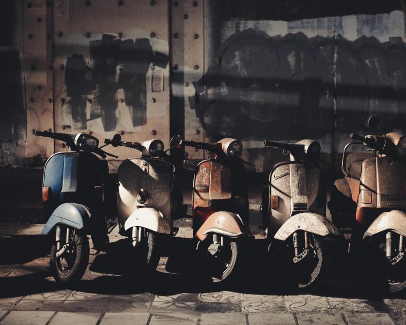 local-street-eats-by-vespa-private-tour-1