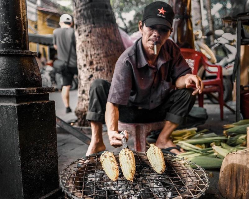 local-street-eats-by-vespa-private-tour-2