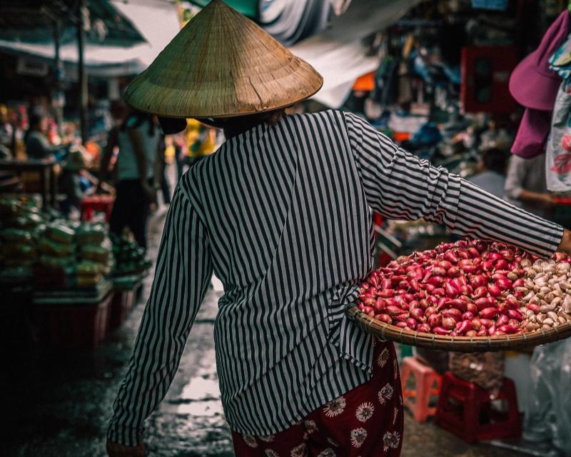 local-street-eats-by-vespa-private-tour-4