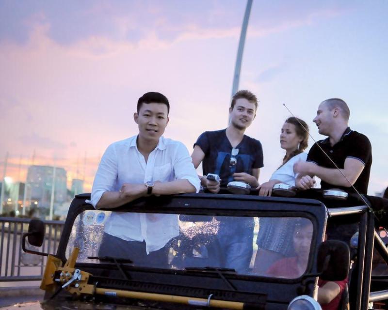 jeep-tour-saigon-by-night-city-sky-bar-privat-2