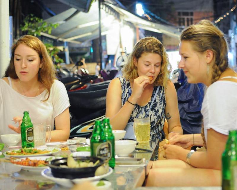 jeep-tour-saigon-by-night-foodie-city-tour-pr-2