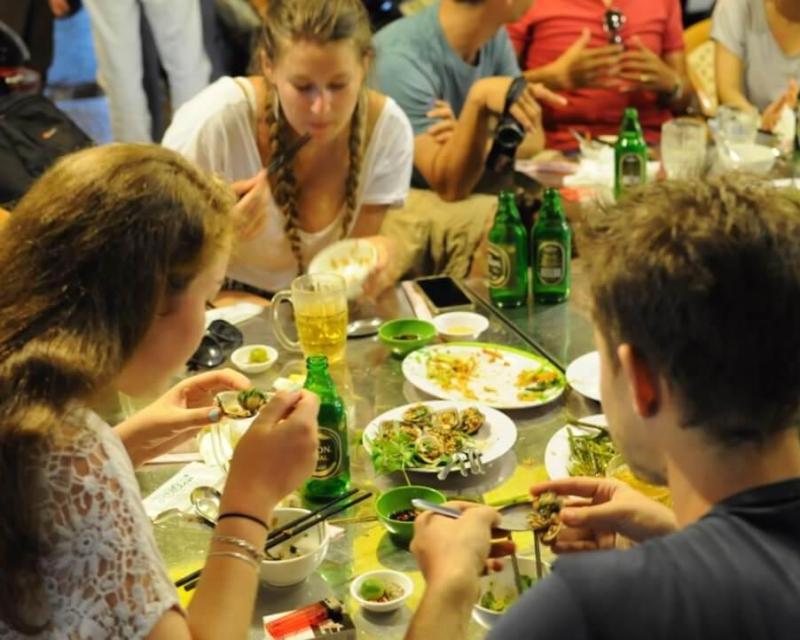 jeep-tour-saigon-by-night-foodie-city-tour-pr-3