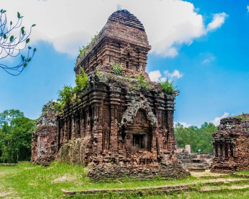 full-day-explore-my-son-hoi-an-from-hue-drop-of-4