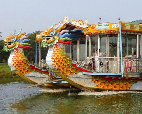 full-day-hue-sightseeing-making-kite-private-3
