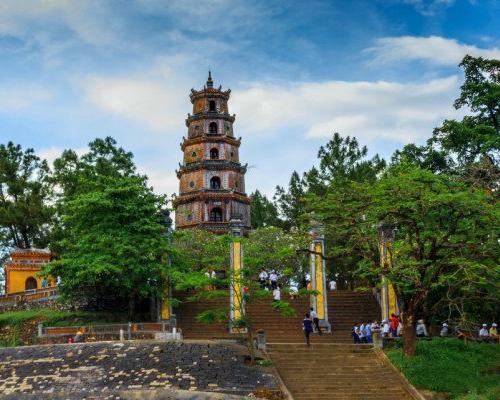 half-day-sightseeing-on-perfume-river-by-dragon-bo-3