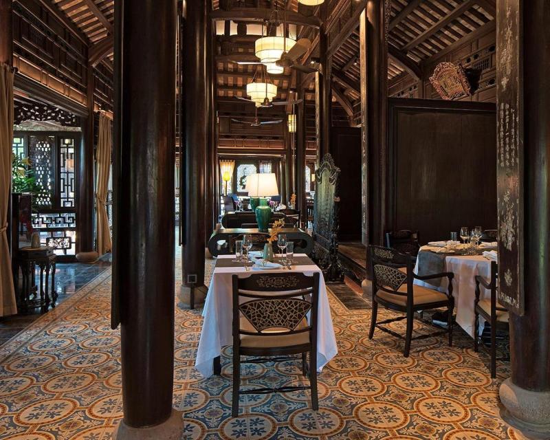dinner-at-ancient-hue-garden-house-kim-long-fine-4