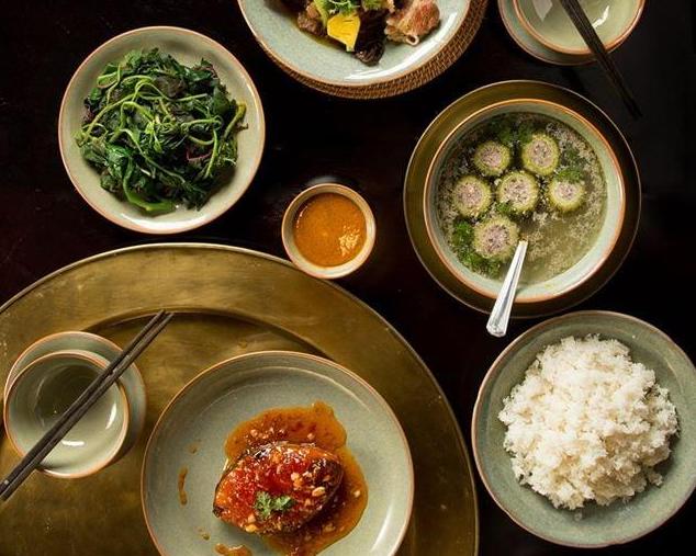 dinner-at-ancient-hue-garden-house-kim-long-fine-6