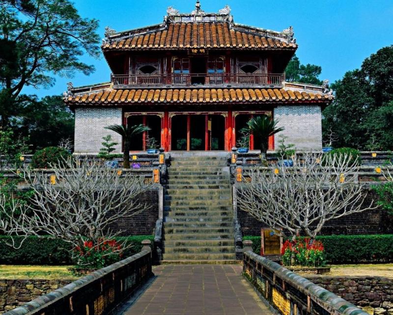 half-day-bike-tour-getting-closer-to-hue-farmers-2