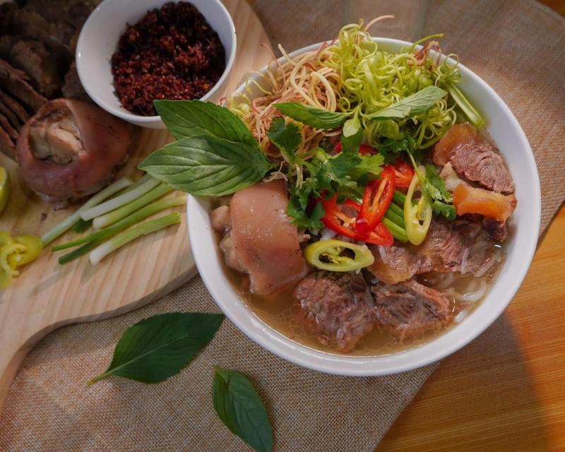 half-day-hue-walking-food-tour-small-group-tour-1