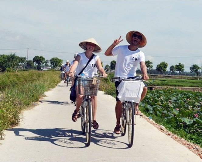 full-day-hue-city-tour-by-bike-1