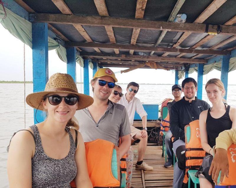 half-day-tonle-sap-by-private-luxury-vehicle-with-4