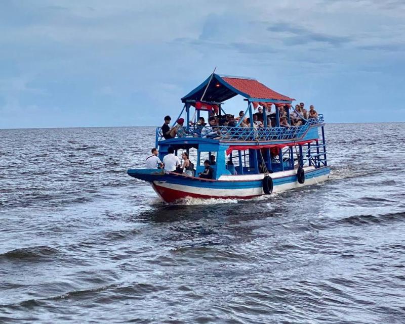 half-day-tonle-sap-by-private-luxury-vehicle-with-5