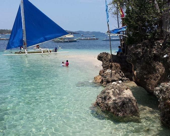 private-boracay-island-hopping-with-beachfront-lun-1