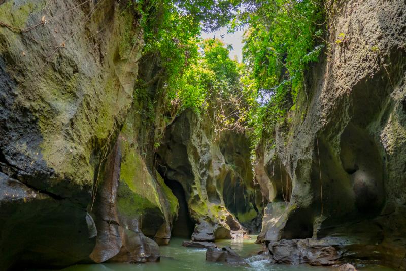 hidden-canyon-trek-1