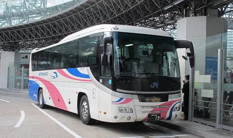 takayama-kanazawa-by-bus-2