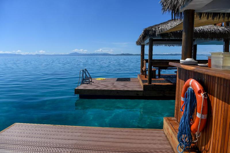 cloud-9-day-club-include-boat-transfers-only-3