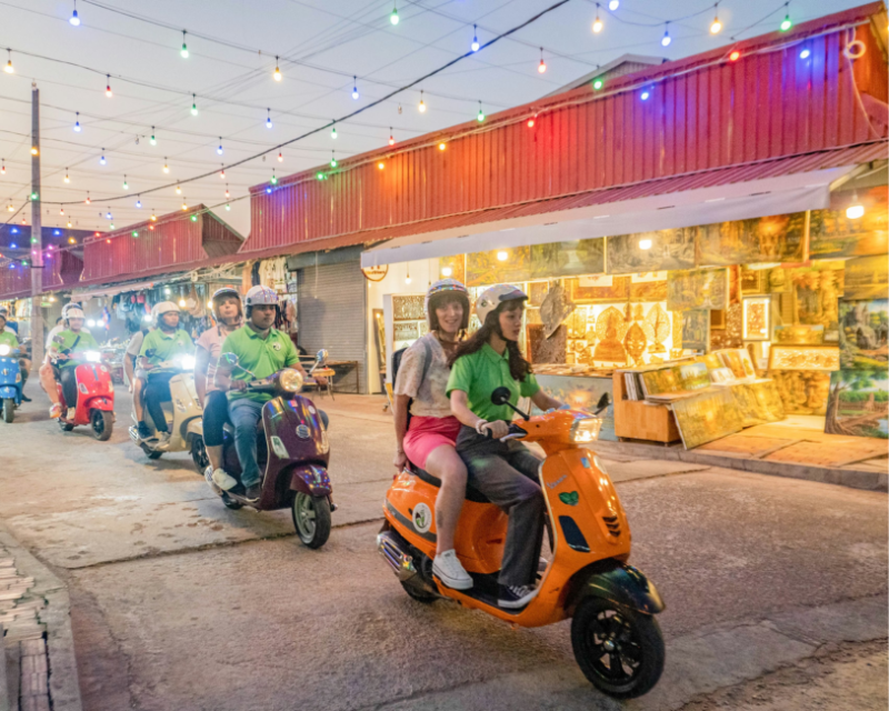 phnom-penh-evening-foodie-vespa-tour-1