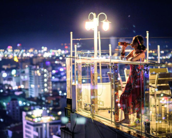 The Night out Tour in Phnom Penh with Cocktail