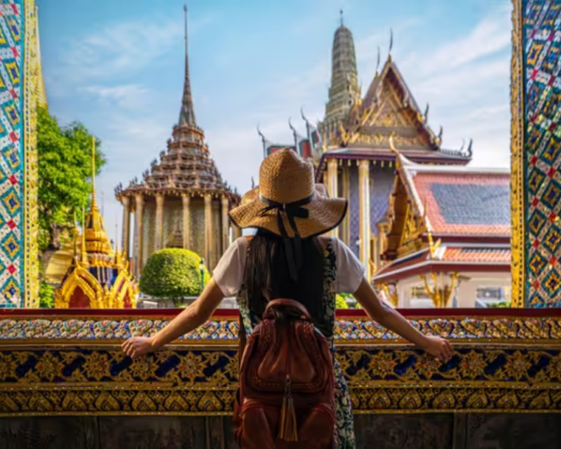 grand-palace-and-temple-of-the-emerald-buddha-tour-4