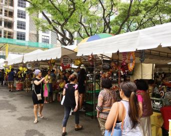 A Walk Through Time: The Manila Heritage Trail (Pr
