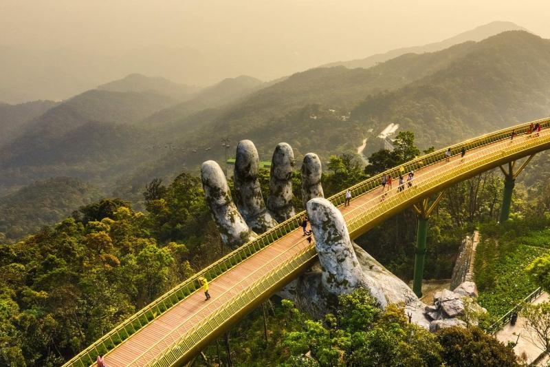 full-day-ba-na-hills-golden-bridge-small-group-2