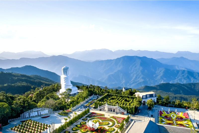 full-day-ba-na-hills-golden-bridge-small-group-4