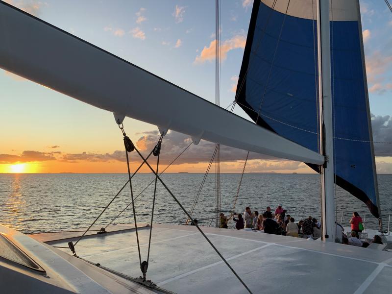 captain-cook-cruises-fiji-sunset-dinner-cruise-6