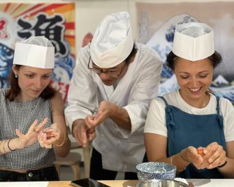 Sushi Making Class in Tsukiji Fish Market 90-Min c