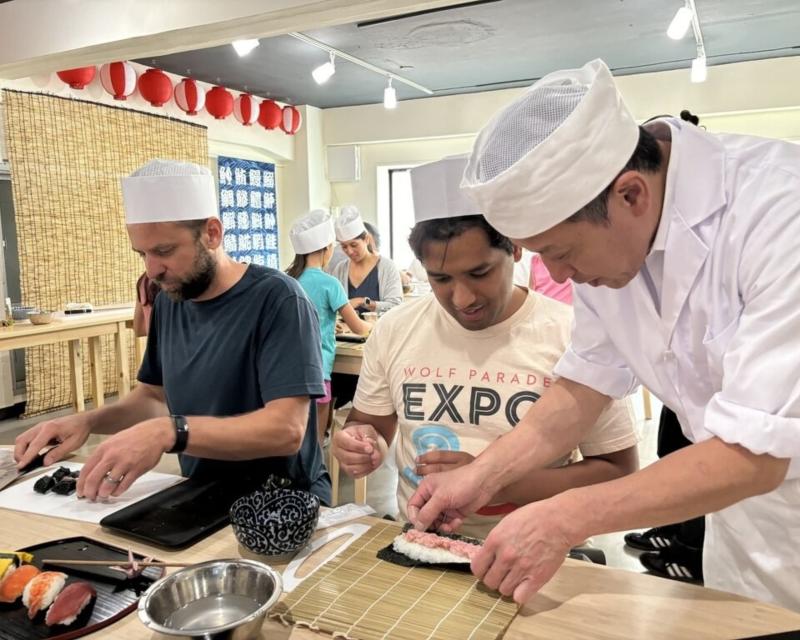 sushi-making-class-in-tsukiji-fish-market-90-min-c-2