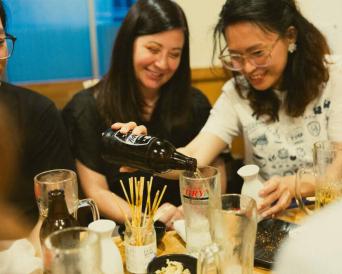 Shinjuku Bar Hopping Tour: Experience Tokyo Nightl