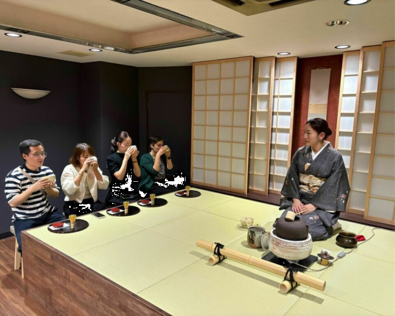 kyoto-nishiki-market-walking-tour-with-tea-ceremo-3