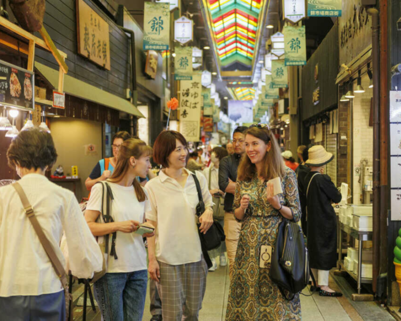 kyoto-nishiki-market-walking-tour-with-tea-ceremo-6