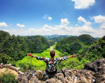 Ninh Binh Luxury Day Tour (Mua Cave, Tam Coc, Hoa