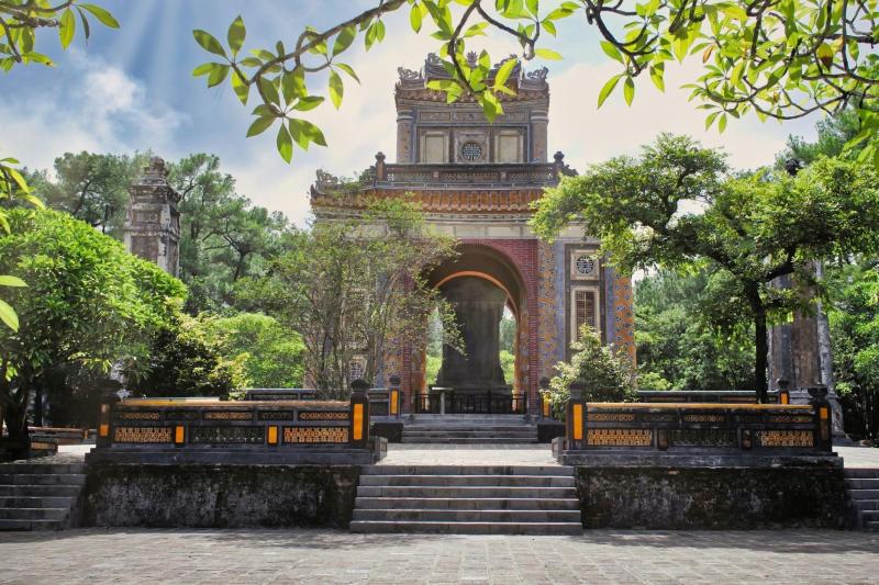 full-day-explore-hue-city-small-group-tour-2