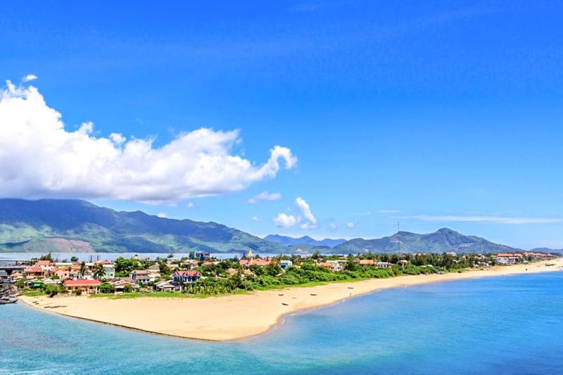 full-day-explore-hue-city-small-group-tour-4