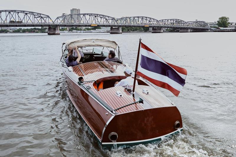 craft-boat-sunset-cruise-on-chao-phraya-2