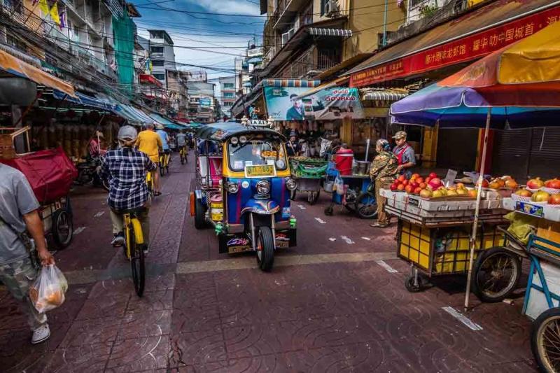 cycle-the-narrow-alleyways-of-chinatown-2