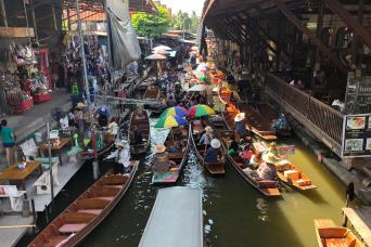 Maeklong Railway Market & Damnoen Saduak Floating