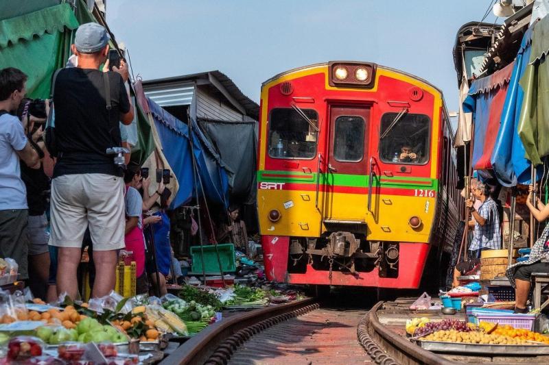 damnoen-saduak-floating-market-3